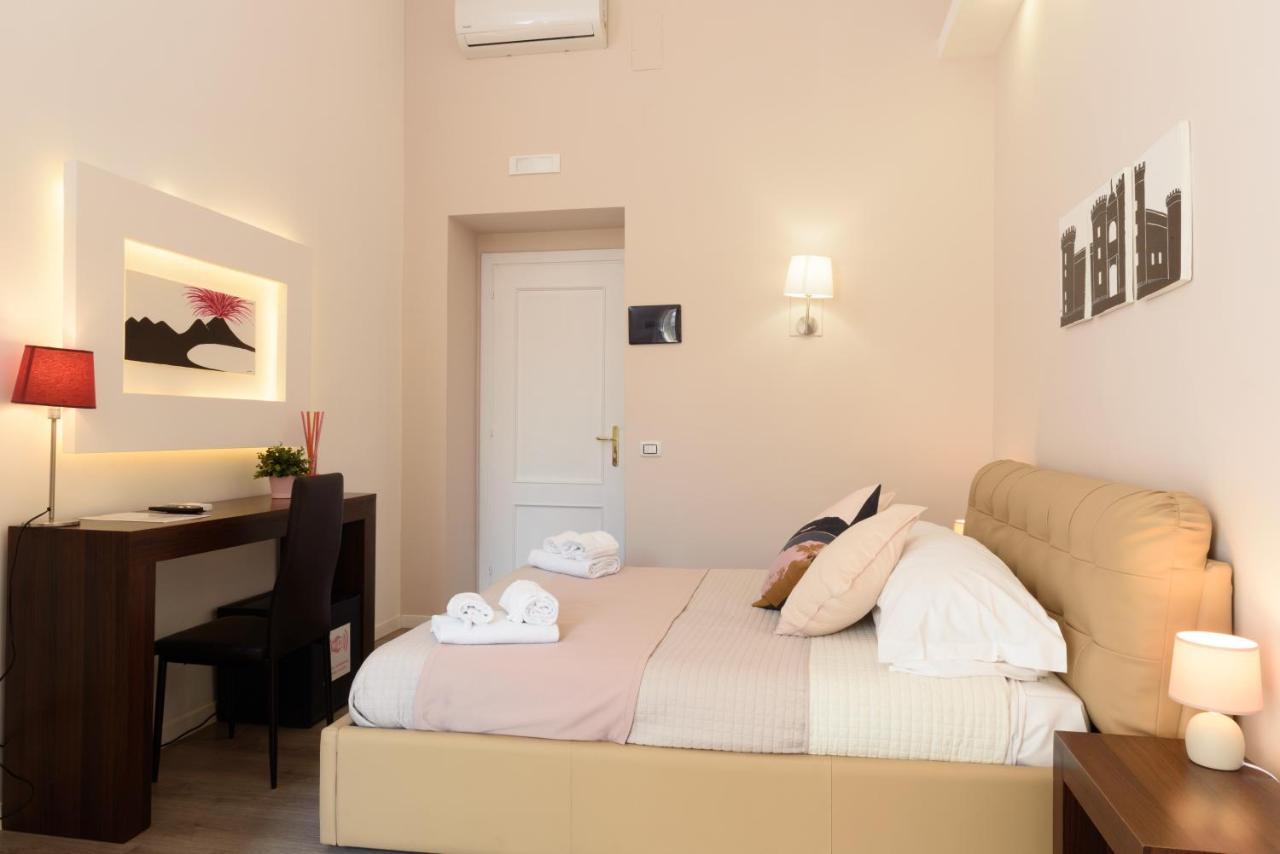 Domus Angioina Bed & Breakfast Napoli Bagian luar foto