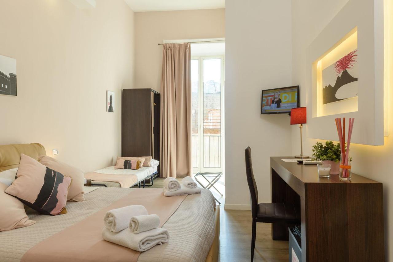Domus Angioina Bed & Breakfast Napoli Bagian luar foto