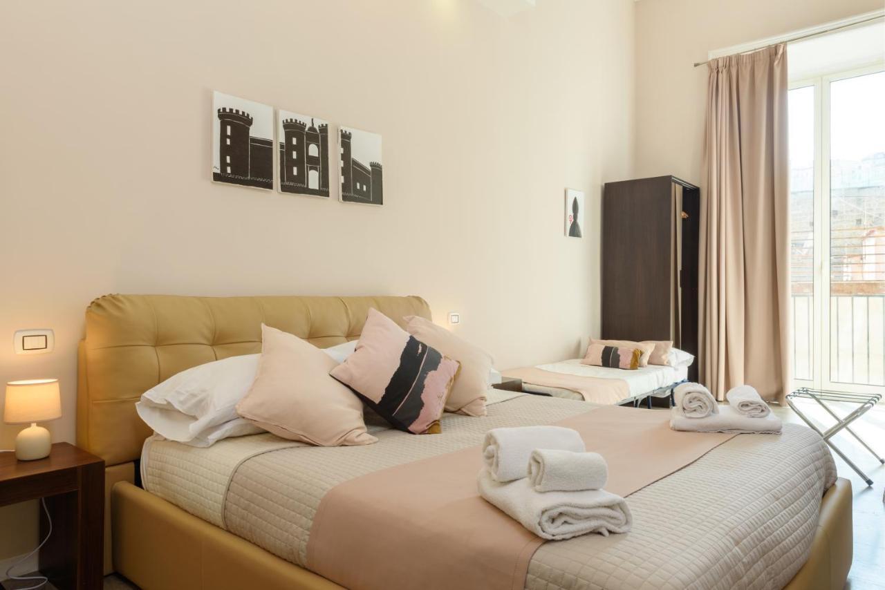 Domus Angioina Bed & Breakfast Napoli Bagian luar foto