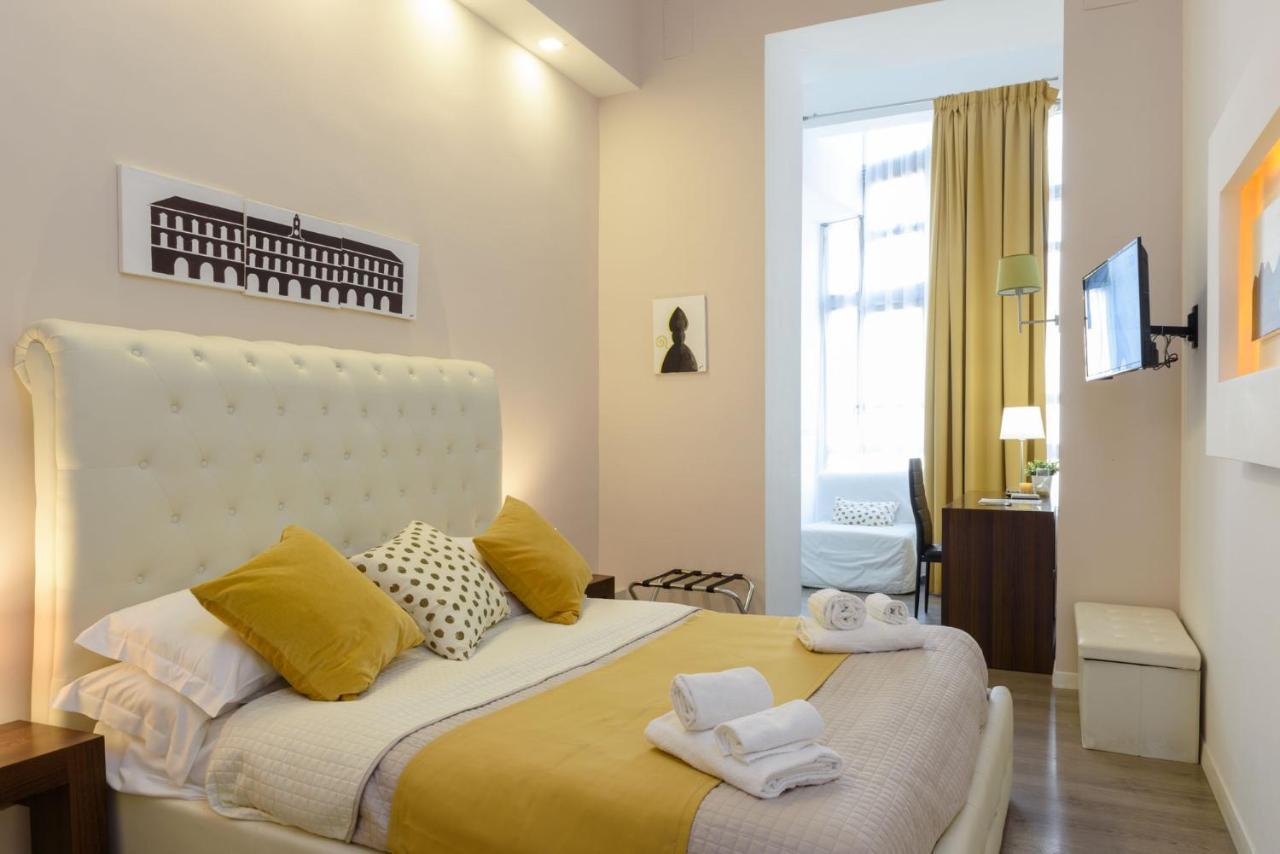 Domus Angioina Bed & Breakfast Napoli Bagian luar foto